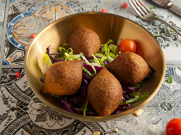 Fried kibbeh with meat