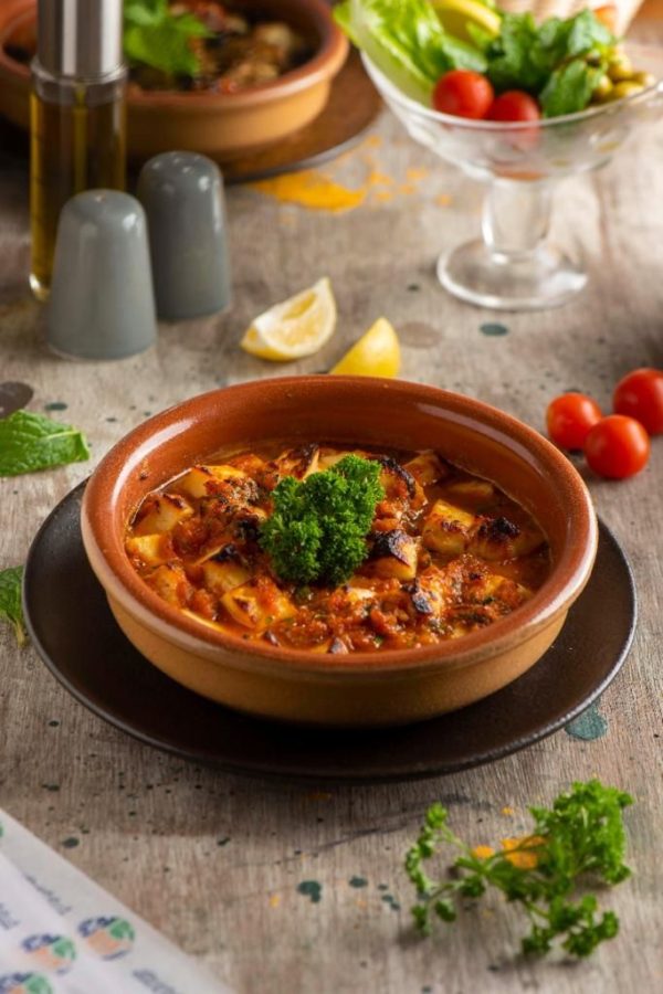 Halloumi Khan Al Rayhan Clay Pot